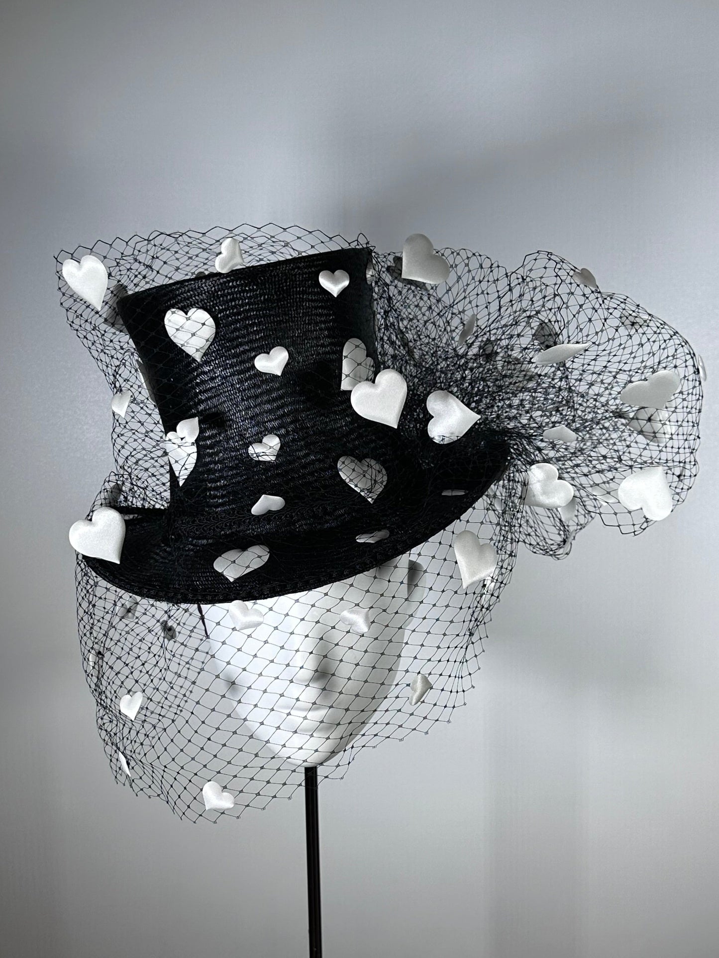 Elegant Black/White Top Hat with Love Hearts